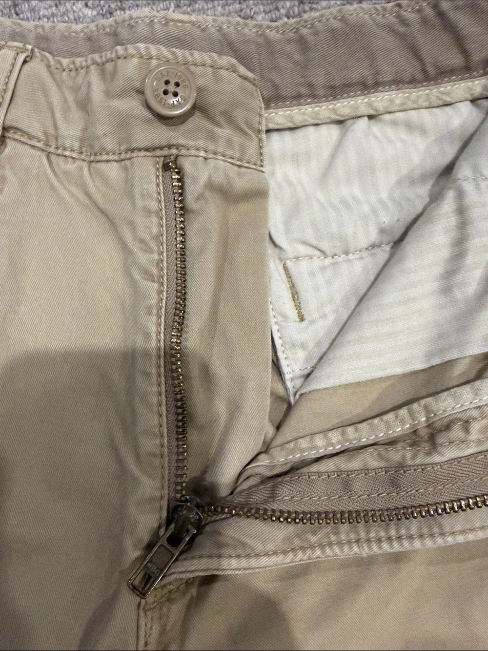 GAP KIDS CLASSIC KHAKI FIVE POCKET SHORTS WITH ADJUSTABLE WAIST - BOYS SIZE 14